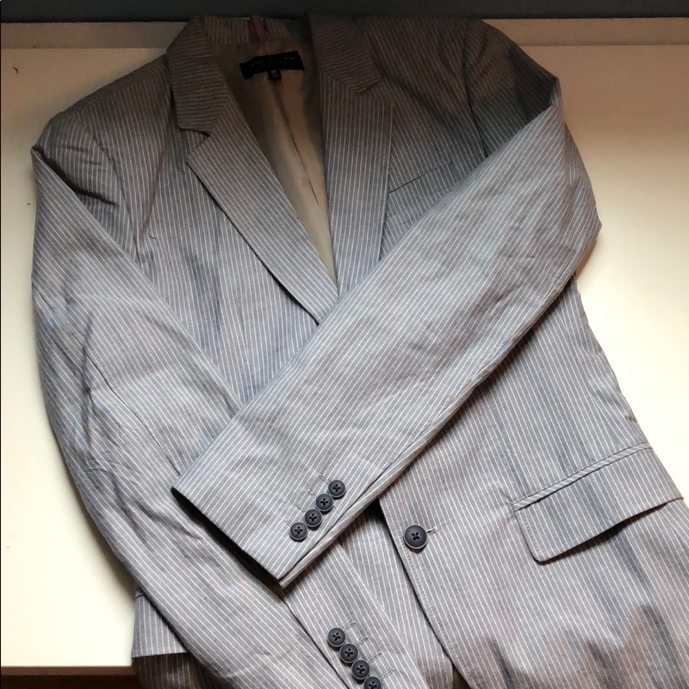 Men’s sport coat.